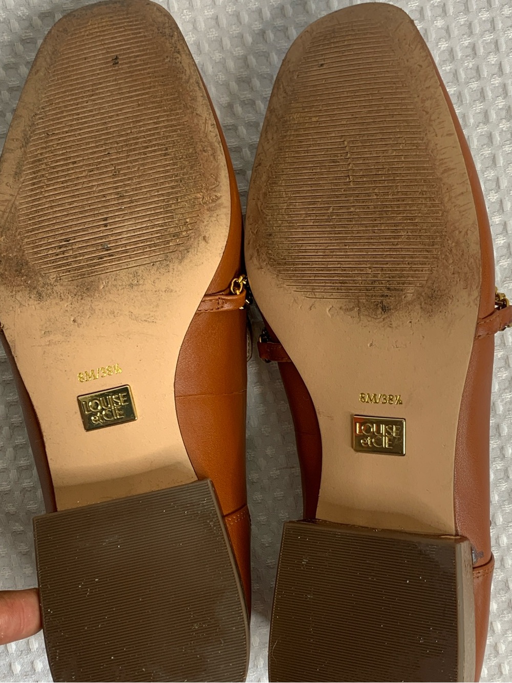 Louise et Cie Cognac Leather Loafers with Gold Chain Detail - Picture 5 of 12